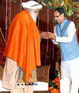 Sadguru Jaggi Vasudev Maharaj and Madhya Pradesh Chief Minister Shivraj Singh Chouhan